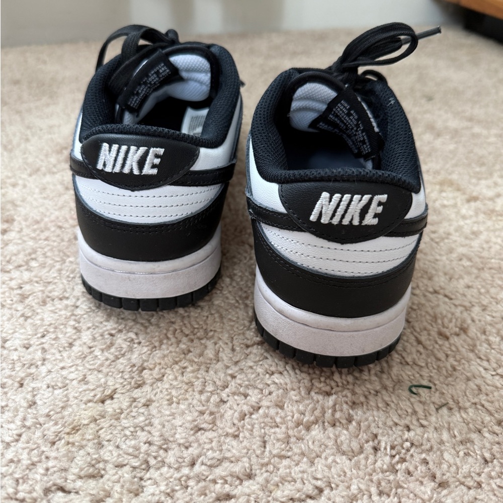 Nike Panda Dunks - Picture 4 of 6